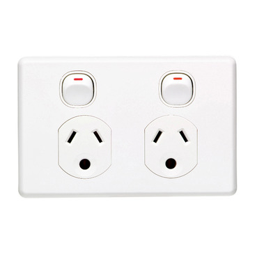 Classic C2000 Series, Switched Socket Outlet, Twin, 250V, 10A, Round Earth PIN For Lighting